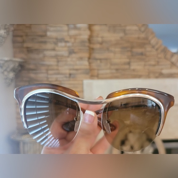 Prada sunglasses - Picture 1 of 10